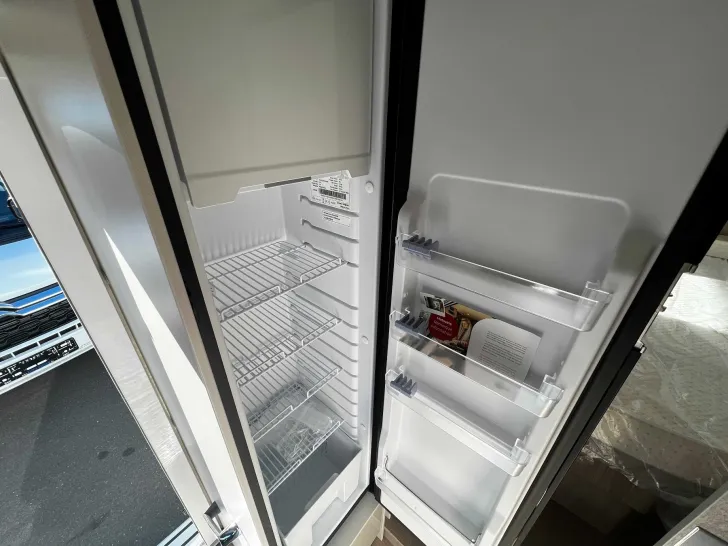 Fahrzeugbild Bürstner Lineo T 700 AT8G+Markise+Winterpaket #27