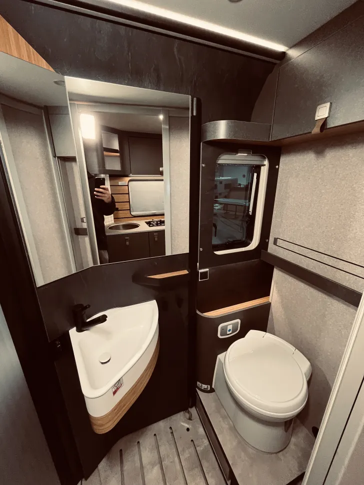 Fahrzeugbild Hymer Venture S #25