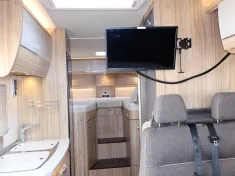 Bild 11 Hymer Tramp Ambition 574 T-CL - leicht Hageldellen -
