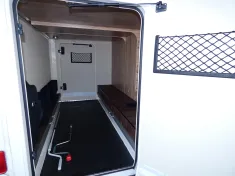 Bild 22 Hymer Tramp Ambition 574 T-CL - leicht Hageldellen -