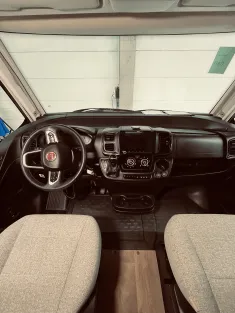 Bild 6 Hymer Exsis-i 474 Hubstützen, Luftfeder, Autom.