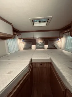 Bild 15 Hymer Exsis-i 474 Hubstützen, Luftfeder, Autom.
