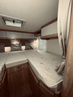 Bild 16 Hymer Exsis-i 474 Hubstützen, Luftfeder, Autom.