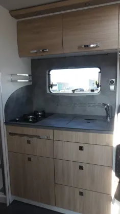 Bild 9 Frankia F-Line I 740 GD F2F-Sitzgruppe & Bugausbau