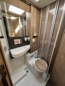 Fahrzeugbild Carthago C1-tourer I 141 KB-LE lightweight 3.5t *junger Gebrauchtwagen* #15