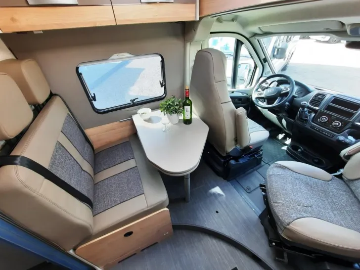 Fahrzeugbild Dethleffs Globetrail 640 HR Verfüg./ Sparen Sie 7.524,- € #8