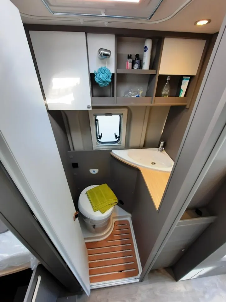 Fahrzeugbild LMC Innovan 640 #15