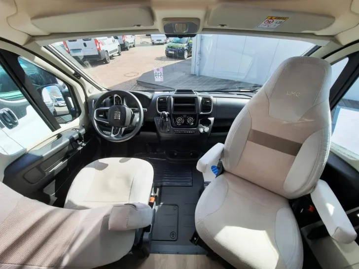 Fahrzeugbild LMC Innovan 640 #16