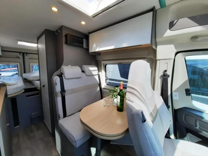 Fahrzeugbild LMC Innovan 640 #6