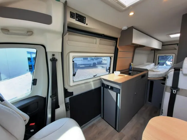 Fahrzeugbild LMC Innovan 640 #5
