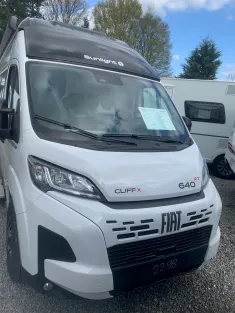 Bild 3 Sunlight Camper Van Cliff 640 X RT Längsbetten