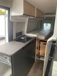 Bild 7 Sunlight Camper Van Cliff 640 X RT Längsbetten