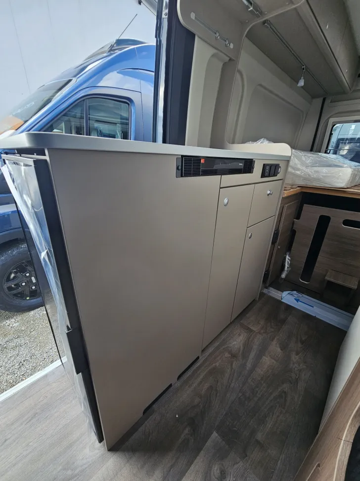Fahrzeugbild Carado pro CV 602 8G-Automatik|Batt.190Ah|Einzelbetten #13
