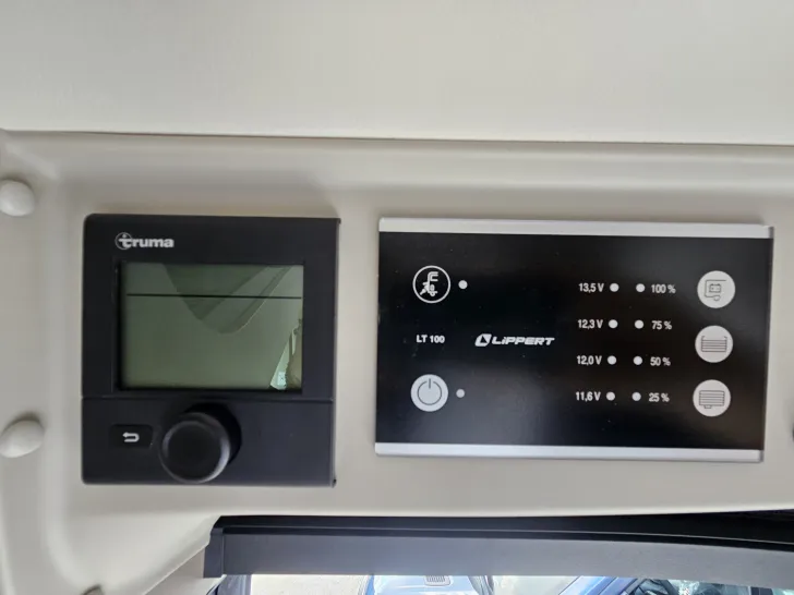 Fahrzeugbild Carado pro CV 602 8G-Automatik|Batt.190Ah|Einzelbetten #18