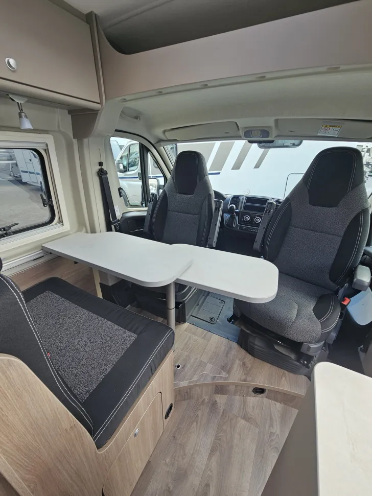 Fahrzeugbild Carado pro CV 602 8G-Automatik|Batt.190Ah|Einzelbetten #20
