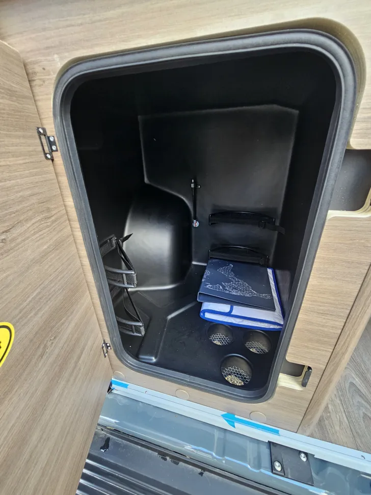 Fahrzeugbild Carado pro CV 602 8G-Automatik|Batt.190Ah|Einzelbetten #22