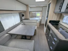 Bild 6 Hobby De Luxe 560 KMFe