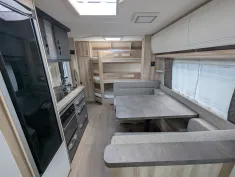 Bild 7 Hobby De Luxe 560 KMFe