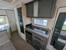 Fahrzeugbild Hobby De Luxe 560 KMFe #16