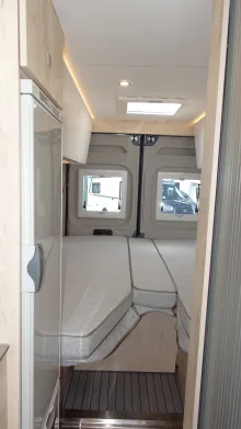 Fahrzeugbild Clever SELECT LINE Runner #16