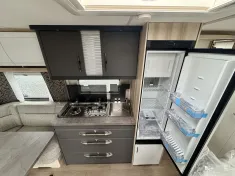 Bild 8 Hobby De Luxe 460 UFe Tageszulassung Mover & Autark