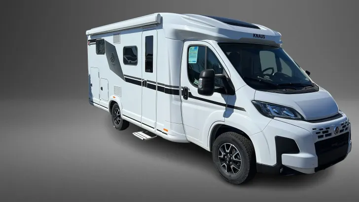 Schräg Vorne Knaus L!VE TI 650 MEG Sofort verfügbar