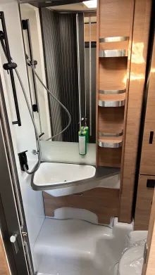 Toilette Knaus L!VE TI 650 MEG Sofort verfügbar