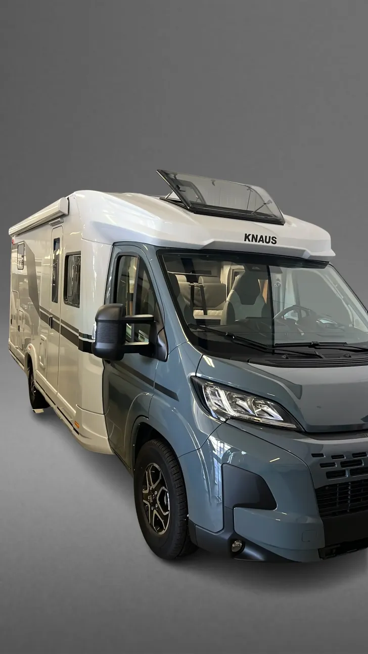 Schräg Vorne Knaus L!VE TI 700 MEG Care Drive Advance