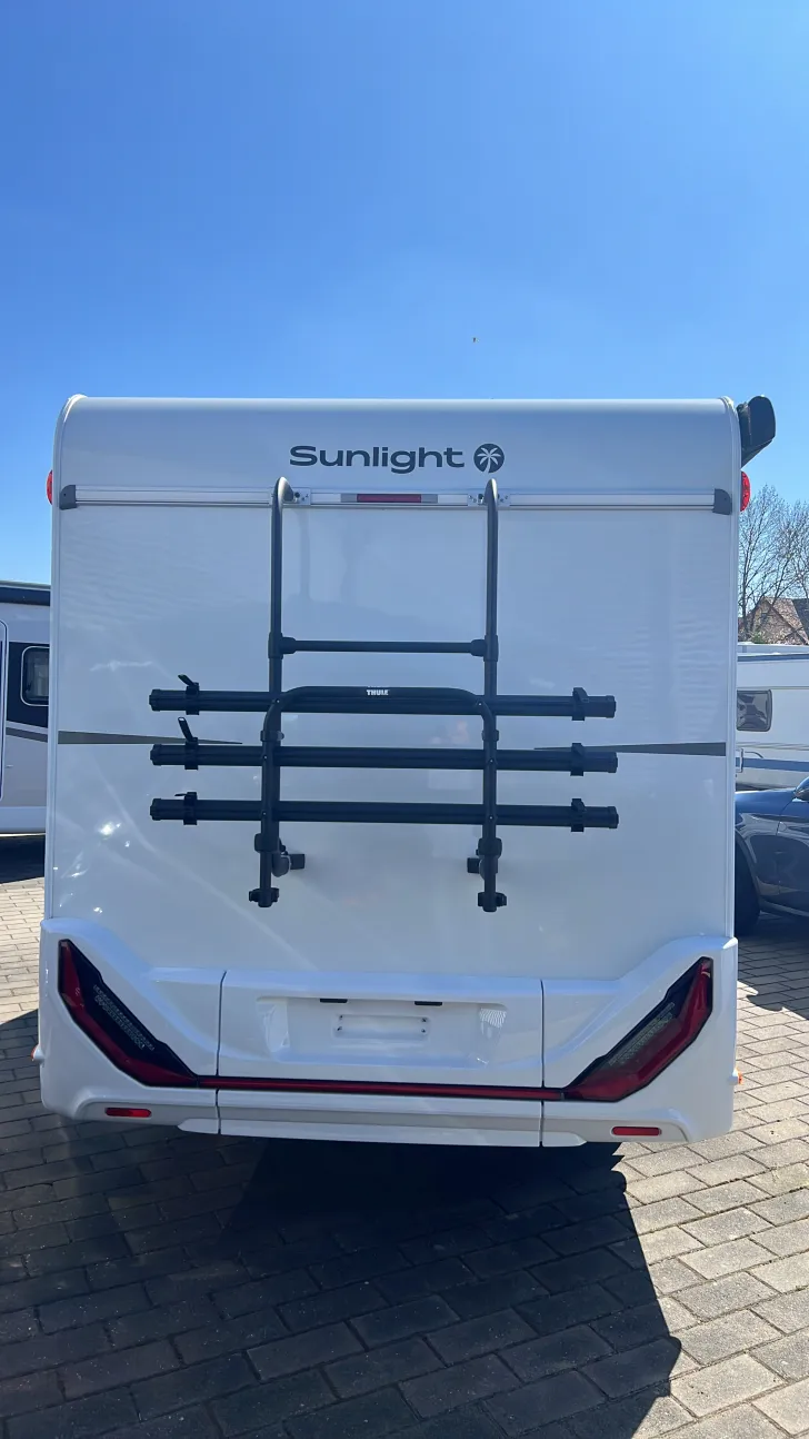 Frontal Hinten Sunlight V 60 Adventure Edition