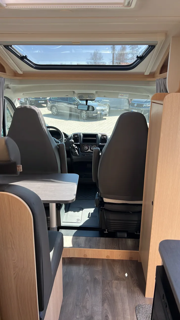 Sicht vorne-hinten Sunlight V 60 Adventure Edition