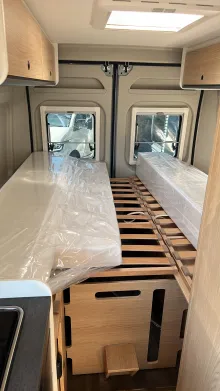 Betten Sunlight Camper Van CLIFF 640 Adventure Edition