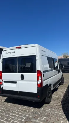 Schräg Hinten
