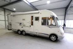 Bild 1 Frankia I 650 QS HolidayClass/Festbett+Hubbett/Klima/DPF