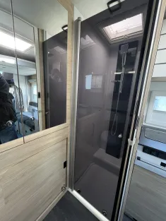 Bild 8 Challenger Teilintegriert 250 Start Edition Junger Gebrauchter