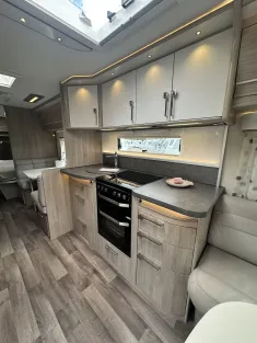 Bild 15 Kabe Hacienda 880 B-TDL Rangierhilfe Truma , Markise