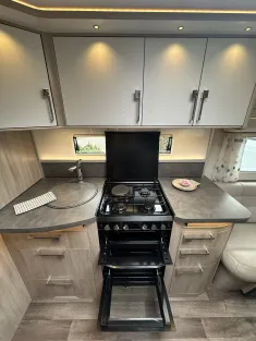 Bild 17 Kabe Hacienda 880 B-TDL Rangierhilfe Truma , Markise