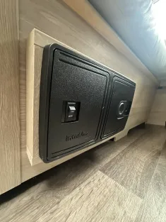 Bild 22 Kabe Hacienda 880 B-TDL Rangierhilfe Truma , Markise