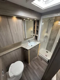 Bild 18 Kabe Hacienda 880 B-TDL Rangierhilfe Truma , Markise