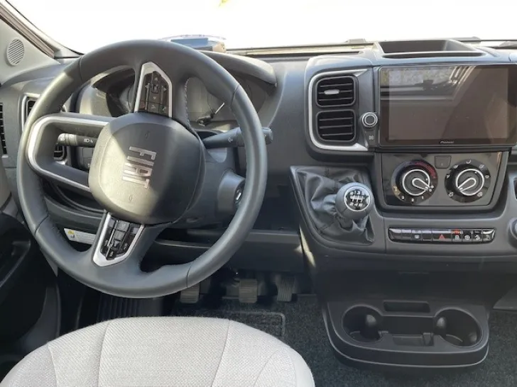 Fahrzeugbild Knaus Sky TI 650 MEG #4