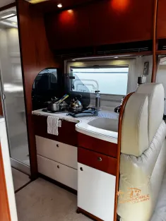 Bild 13 Concorde Carver 821 M Hubstütze Gastank Leder