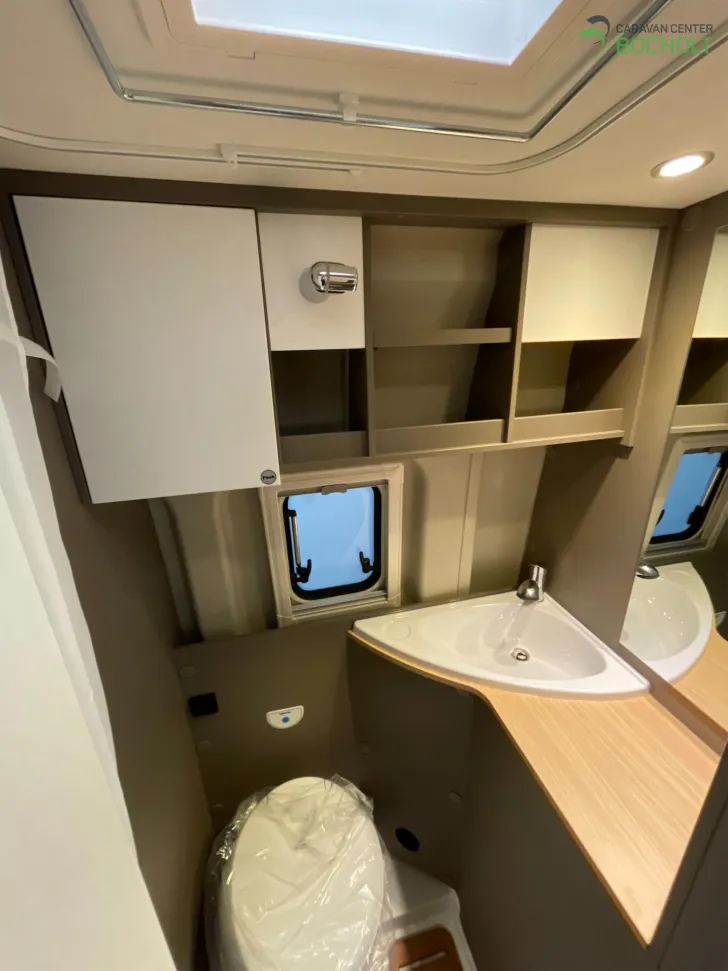 Fahrzeugbild LMC Innovan 600 #15