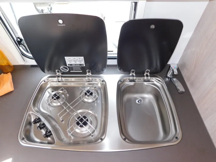 Fahrzeugbild Bürstner Premio 470 TS Premio Paket, Auflastung, #8