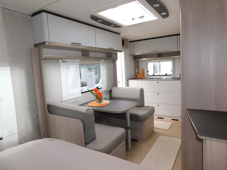 Fahrzeugbild Bürstner Premio 470 TS Premio Paket, Auflastung, #16