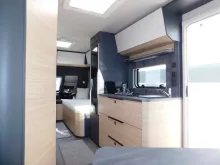 Fahrzeugbild Hobby Maxia 495 UL 1800kg, Bettverbreiterung + Polster #9