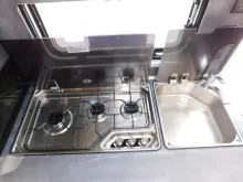 Fahrzeugbild Hobby Maxia 495 UL 1800kg, Bettverbreiterung + Polster #10