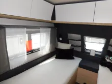 Fahrzeugbild Hobby Maxia 495 UL 1800kg, Bettverbreiterung + Polster #13