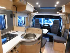 Bild 12 Hymer B-Klasse MC T 680 mit Hubbett