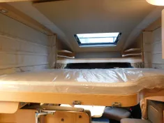 Bild 17 Hymer B-Klasse MC T 680 mit Hubbett
