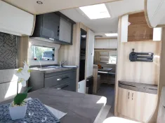 Bild 10 Hobby De Luxe 515 UHK 2000Kg,Alu,Mikrowelle,Teppich...