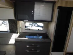 Bild 11 Hobby De Luxe 515 UHK 2000Kg,Alu,Mikrowelle,Teppich...